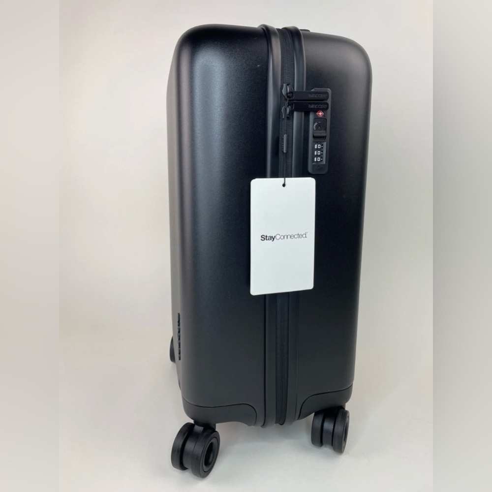 Incase Noviconnected 22 black hard-sided 41L carry-on smart suitcase w/ TSA lock